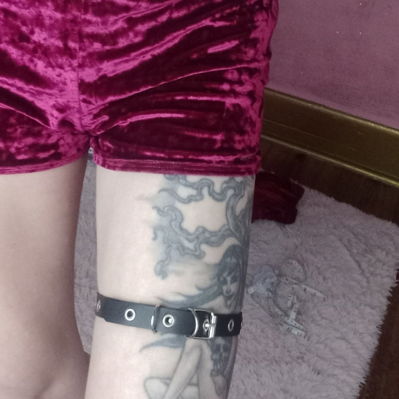 LAST 1! Gothic thigh garter! Full Eyelets,Black buckle vegan leather sexy adjust - Picture 4 of 10